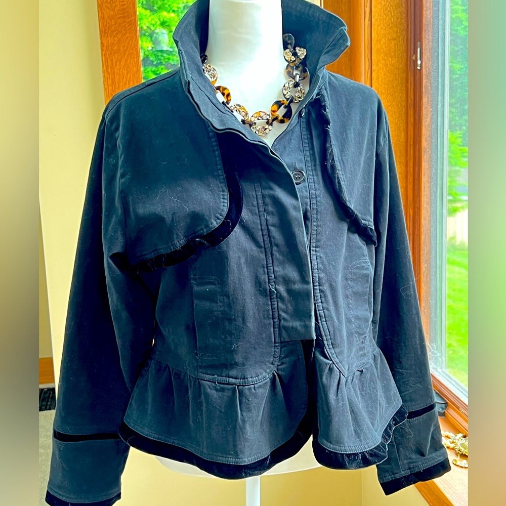 Feminine 🖤 Mrs. Pepper Black Cotton Jacket with Velvet Ruffle Trim XL